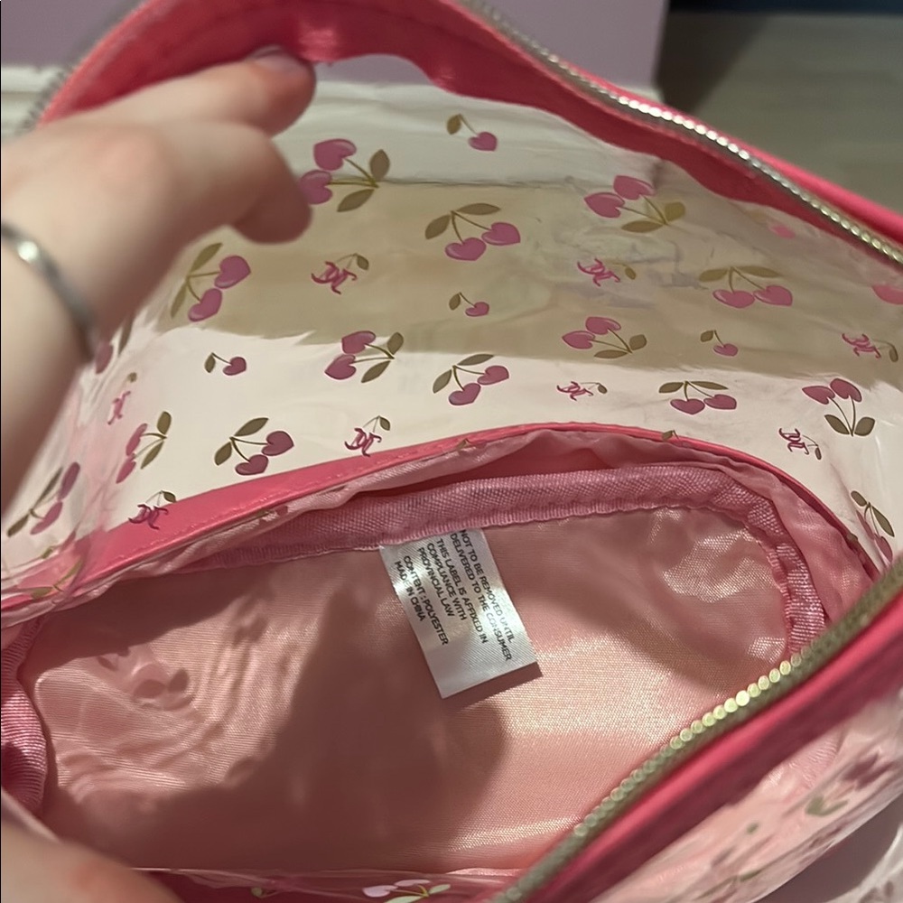 Juicy Couture Pink Kids Accessory Bag - Picture 4 of 4